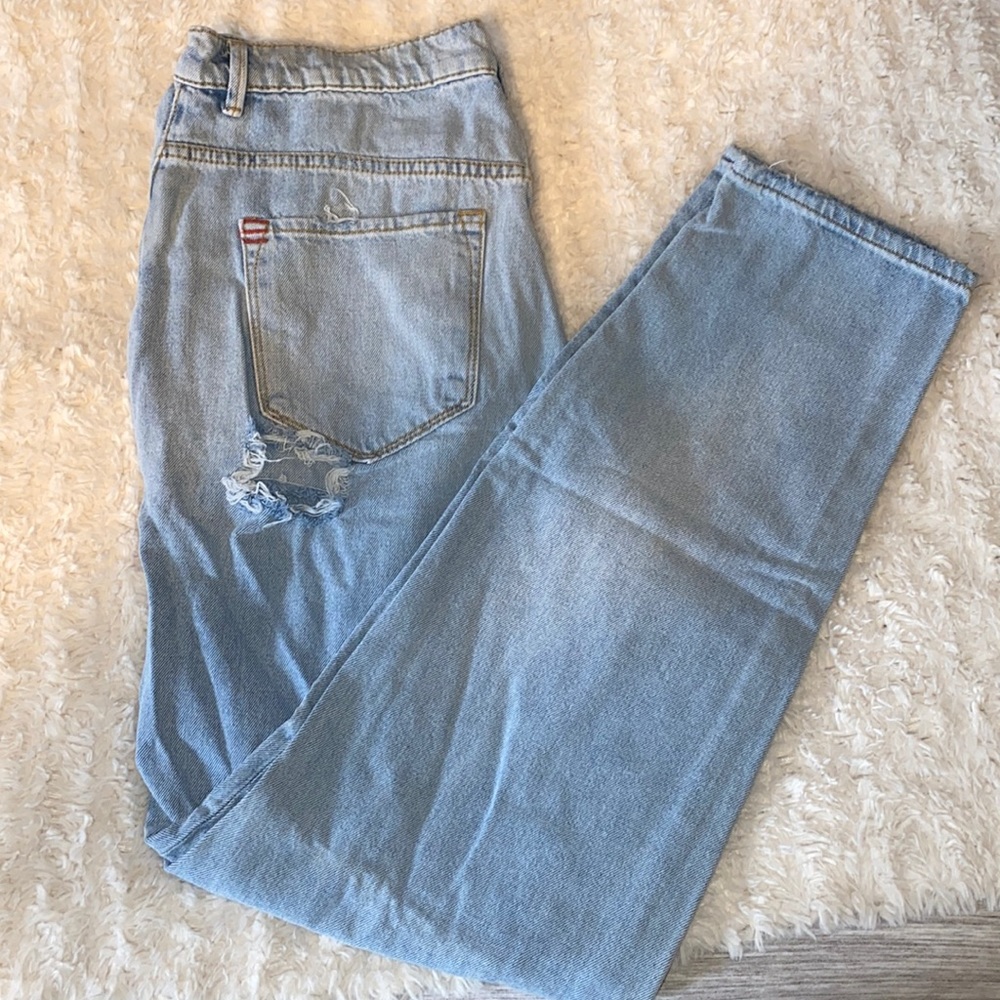 Urban Outfitters BDG 31W Mom High Rise Jean
